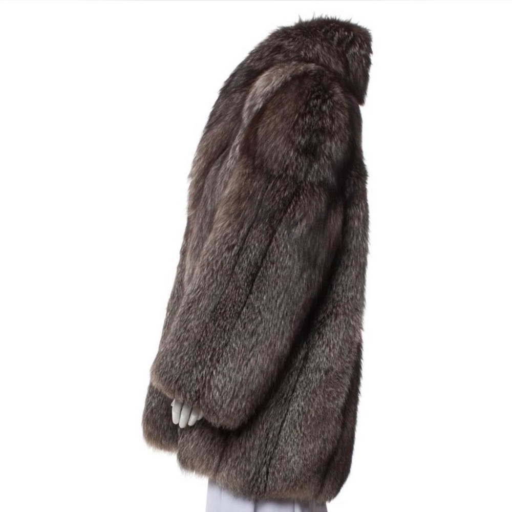 VINTAGE Luxurious REAL Fur Coat. Excellent condition. - Picture 2 of 3